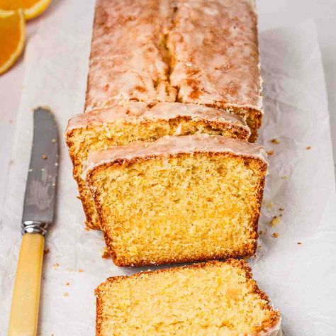 Best Orange Drizzle Cake {Easy Recipe} Orange Tea Cake, Orange Drizzle Cake, Whole Orange Cake, Cake Easy Recipe, Pumpkin Cake Easy, Easy Apple Cake, Fruity Cake, Lemon Drizzle Cake, Drizzle Cake