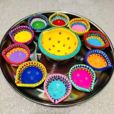 #home #decoration #diwali #kids #activity #shorts #education #school #craft #childrenart #creativity #skills #motivation #work #teachersofinstagram #educatorsofinstagram #learning Diya Coloring Idea, Diwali Panti Decoration Idea, Small Diya Decoration, Big Diya Painting, Diwali Workshop For Kids, Painting On Diya For Diwali, Panti Painting, Simple Diya Paintings For Diwali, Prodip Design