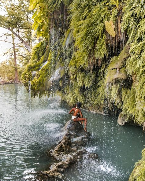 Krause Springs: One of the Best Swimming Holes in Texas // Krause Springs is a natural swimming hole just outside of Austin in Spicewood, Texas. It's beautiful waterfall and cool temperatures make it one of the best swimming spots in the Texas Hill Country! Natural Swimming Hole, Spicewood Texas, Krause Springs, Texas Weather, Swimming Hole, Marble Falls, Lake Travis, Rv Sites, American Road