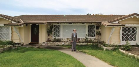 ‘Cinderella homes’ brought storybook whimsy to LA’s postwar suburbs Storybook Ranch Exterior, Cinderella Ranch House, Storybook Ranch House, Storybook Ranch, Ranch Houses, Storybook House, Retro House, Ranch Homes, Storybook Homes