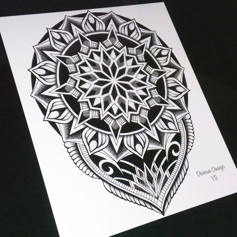 Mandala Tattoo Mann, Mandala Tattoo Men, Stammestattoo Designs, Geometric Mandala Tattoo, Skeleton Hand Tattoo, Marquesan Tattoos, Mens Shoulder Tattoo, Hawaiian Tattoo, Geometric Mandala