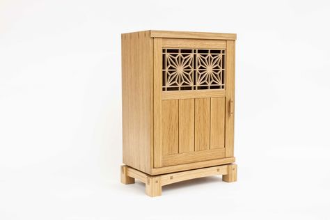 Kumiko Cabinet | The Krenov School of Fine Furniture Cabinet Glass, Box Chest, Glass Cabinet, Desk Light, Wall Cabinet, Olive Wood, Fine Furniture, Wood Shop, White Oak