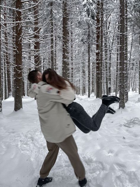 Couples In The Snow Aesthetic, Couple Goal Snow, Playing In The Snow Couple Aesthetic, Aesthetic Couple Winter, December Aesthetic Couple, Couples Winter Aesthetic, Couple Picture Ideas Christmas, Couples Winter Pictures, Winter Photos Couple