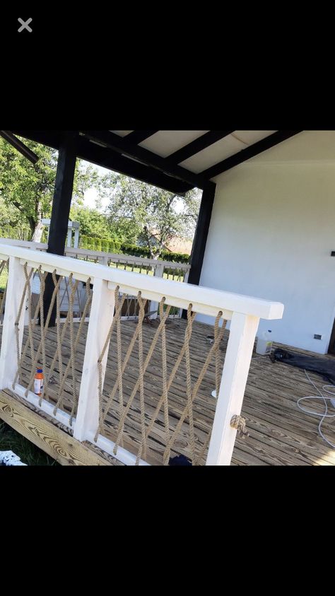 Rope Porch Railing, Decking With Rope Railing, Garden Balustrade Ideas, Rope Deck Railing Ideas, Rope Deck Railing, Rope Railings For Stairs, Rope Railings For Deck, Diy Deck Railing, Beach House Deck