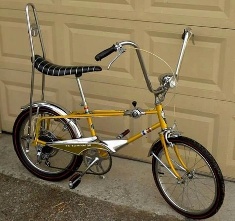 Old school bike.... 1963 Corvette Stingray, Banana Seat Bike, Old Bicycle, Custom Bicycle, Old Bikes, Bike Seat, Cruiser Bike, Vintage Bicycles, Vintage Bikes