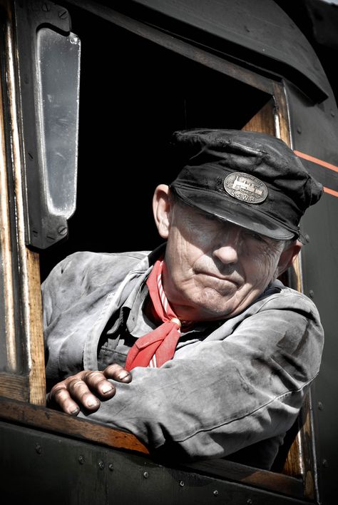 driver Railway Workers, Train Driver, Wheel In The Sky, Emotion Faces, Character Inspiration Male, Railroad Photos, Train Art, Old Train, Electric Locomotive