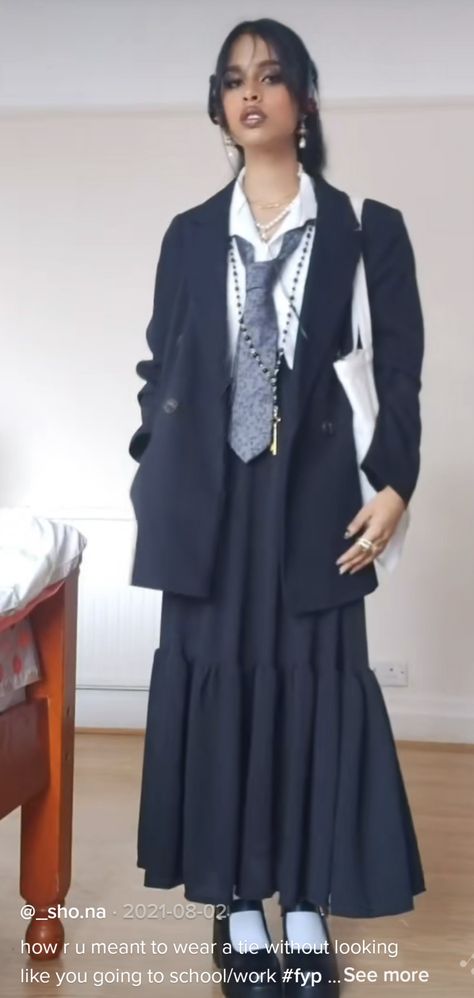 Maxi Skirt Masculine, Maxi Skirt Outfit Masc, Dress And Tie Outfit, Blazer Y2k Outfit, Y2k Blazer Outfit, Skirt Outfits Teacher, Black Maxi Skirt Outfit Aesthetic, Tie And Skirt Outfit, Skirt And Tie Outfits