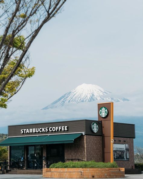 Starbucks In Japan, Japanese Starbucks, Starbucks Pictures, Starbucks Japan, Coffee Gif, Rest Area, Japan Travel Guide, Mt Fuji, Manifestation Board