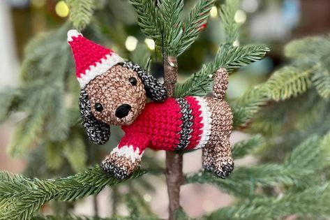 Dachshund Crochet Pattern Amigurumi Dachshund Pattern - Etsy Canada Dachshund Crochet, Dachshund Ornament, Amigurumi Design, Christmas Dachshund, Dachshund Pattern, Crochet Ornament Patterns, Amigurumi Christmas, Crochet Ornaments, Dachshund Christmas