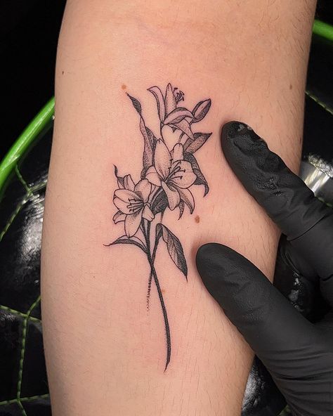 Lily Bouquet Tattoo, Lillie Tattoo, Lillies Tattoo, Los Angeles Tattoo, Bouquet Tattoo, Floral Tattoo Sleeve, Lily Bouquet, Lily Tattoo, Botanical Tattoo