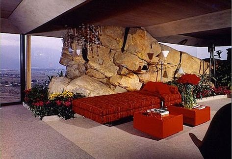 The James Bond House in Palm Springs as seen in „Diamonds Are Forever“ (1968, 15 Pics + Clip) Arthur Elrod, Palm Springs Interior, 60s Interior, Nature House, Palm Springs Home, John Lautner, Be Design, Mid Century Architecture, Architecture Ideas