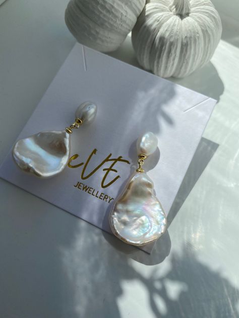 High Quality Keshi Petal Baroque Pearl, Natural Keshi Pearl Statement Earring for Her, Gold Rainbow Glow Keshi Earring, Keshi Pearl Earring by eVEUnitedKingdom on Etsy Keshi Pearl Earrings, Silver Bridal Earrings, Pearl Statement Earrings, Bridal Earring, Gold Baroque, Freshwater Pearl Jewelry, Natural Stone Earrings, Trending Necklaces, Ocean Jewelry