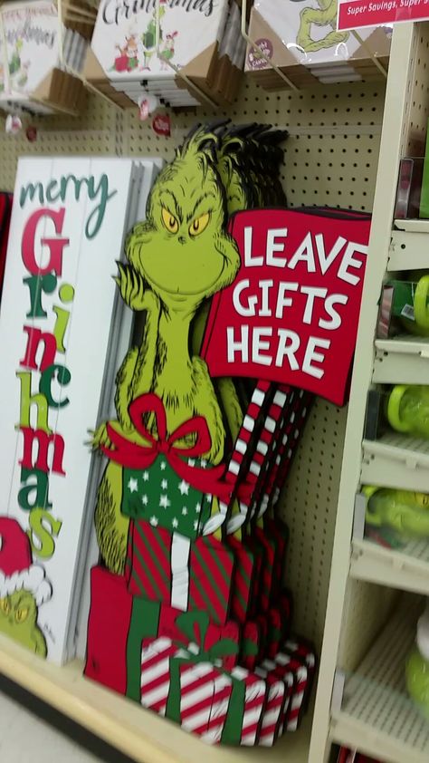 Grinch Mailbox Decor, Grinch Porch Decor, Grinch Porch, Grinch Decor, Goat Head, Mailbox Decor, Grinch Christmas Decorations, Christmas Event, Grinch Christmas