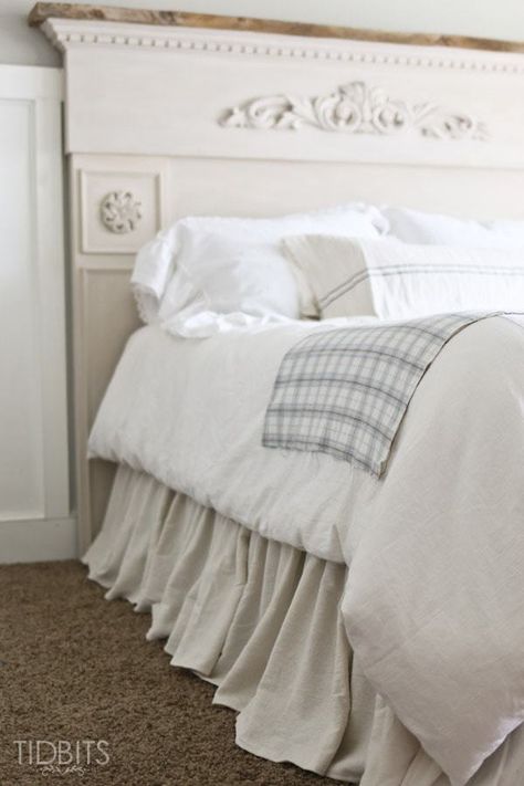 Drop Cloth Ideas, Diy Bed Skirt, Drop Cloth Projects, Cloth Projects, Farmhouse Diy Projects, Country Style Bedroom, Farmhouse Bedding, Bed Skirts, Dust Ruffle