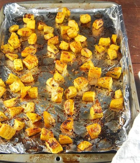 Roasted Golden Beets with Rosemary and Garlic. The herbs and garlic enhance the sweetness and flavor of these delicious beets. Golden Beets Recipe, Roasted Golden Beets, Roasted Veggies Recipe, Beets Recipe, Wheat Berry Salad, Beet Burger, Three Ingredient Recipes, Spring Recipe, Golden Beets