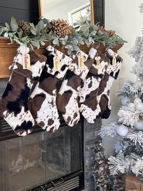 Cow Lovers Group Cow Print Stocking, Cowhide Christmas Stocking, Rustic Christmas Ideas, Christmas Boho Decor, Christmas Decor Farmhouse Style, Western Christmas Decor, Western Farmhouse Decor, Western Christmas Decorations, Western House