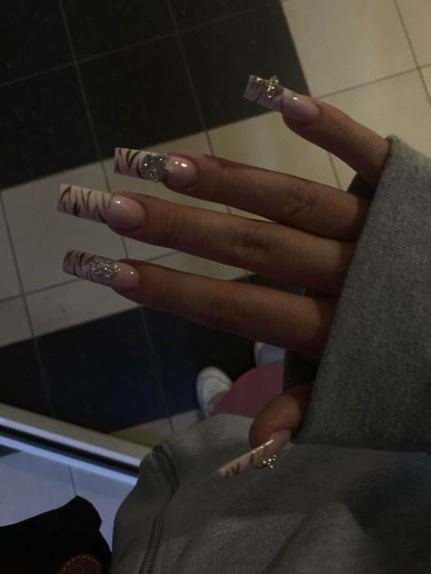 Nails ombre zebra y2k cute summer Y2k Nails Summer, Long Y2k Nails, Zebra Y2k, Y2k Baddie, Zebra Nails, Nails Ombre, Y2k Cute, Y2k Nails, My Bestie