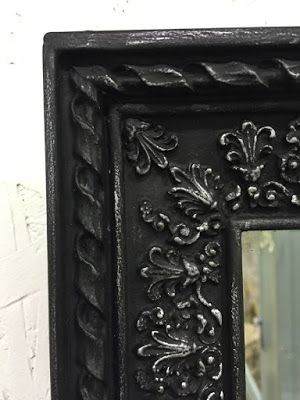 Graphite, Old White (dry brushed), and clear wax. The Black Sheep Shoppe: A Variety of Mirrors Refinished with Chalk Paint Black Chalk Painted Furniture, Black Chalk Paint Furniture, Chalk Paint Mirror, Paint Mirror, Painting Mirror Frames, Chalk Painted Furniture, Painted Frames, Cuadros Diy, Painting Mirror