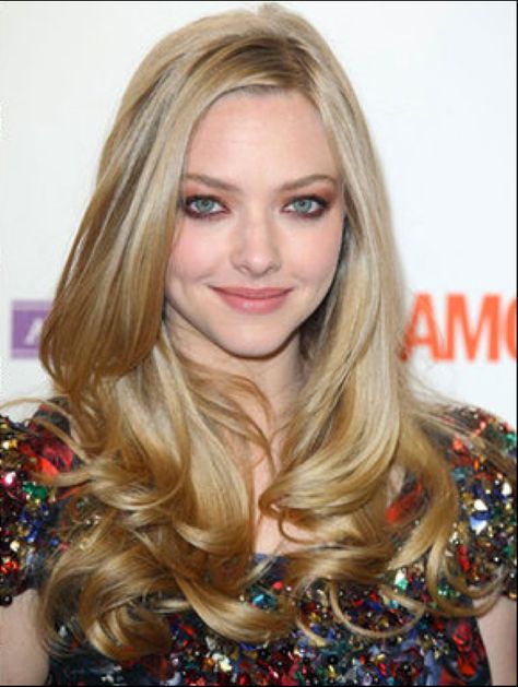 Looks like it would take way too much work, but her hair is so lovely... Best Long Haircuts, Long Curly Haircuts, Medium Long Hair, Blowout Hair, Round Face Haircuts, Long Layered Hair, Amanda Seyfried, Long Blonde Hair, Hairstyles For Round Faces