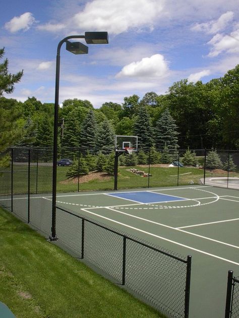 Basketball Court Backyard Aesthetic, Multipurpose Basketball Court, Outdoor Basketball Court Aesthetic, Fun Basketball Games, Street Basketball Court, Public Basketball Court, Basketball Park, Tennis Court Design, Outdoor Sports Court