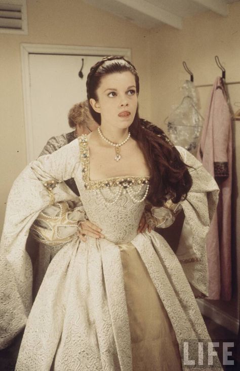 Genevieve Bujold as Anne Boleyn for Anne of a Thousand Days Anne Of The Thousand Days, Genevieve Bujold, Tudor Gown, Coronation Gown, Theatrical Costumes, Tudor Dress, Historical Gowns, Tudor Fashion, Tudor Costumes