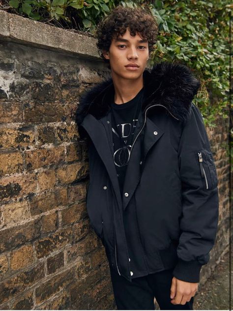 Short Hair Face Claim, Marlon Pendlebury, Short Curly Haircuts, Human Poses Reference, Pretty Skin, Curly Hair Men, Interesting Faces, Face Claims, Short Curly