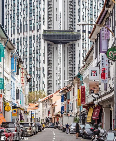 Chinatown in Singapore. Singapore Street Photography, Singapore Moodboard, Singapore Buildings, Photography Cityscapes, Singapore Aesthetic, City Street Photography, Singapore Street, Chinatown Singapore, Riau Islands