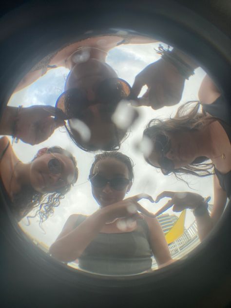 fisheye pic idea with friends heart chaos core summer vibes aesthetic Chaos Core Aesthetic, Chase Core, Idea With Friends, Chaos Core, Chaos Aesthetic, Middle Daughter, Summer Vibes Aesthetic, Friends Heart, Ajin Anime