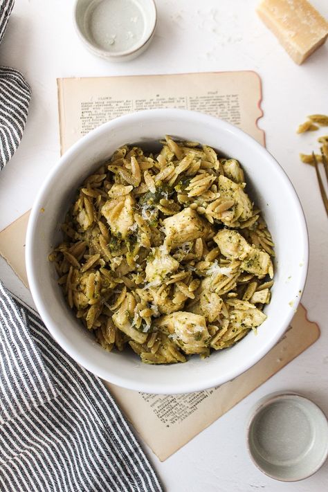 Creamy Pesto Orzo Recipe with Chicken Orzo Recipes With Chicken, Orzo Pesto, Orzo With Chicken, Pesto Orzo, Nut Free Pesto, Orzo Dishes, Orzo Recipe, Recipe With Chicken, Pesto Tortellini