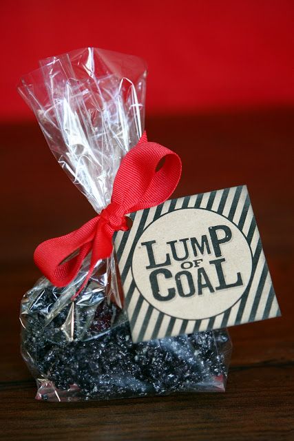 Fun White Elephant gift or a prize for an Ugly Sweater Party or label a Big brownie & wrap in this and have your camcorders ready for STOCKING reveals! HO HO HO!!! 27 Christmas Hacks that will make your life easier during the holidays on iheartanptime.com Holidays Treats, Lump Of Coal, Christmas Coal, Door Prizes, Christmas Hacks, Candy Crafts, 12 December, Cadeau Diy, Ideas Party