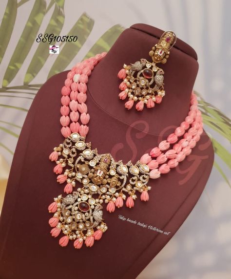 Tulip Beads, Terracotta Jewellery Designs, Coral Design, Terracotta Jewellery, Beaded Necklace Designs, Beads Jewellery, Gold Jewellery Design Necklaces, Coral Jewelry, Handmade Wire Jewelry