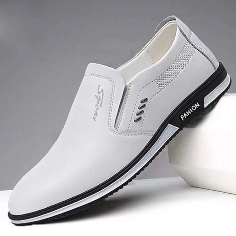 Men Shoes Aesthetic, Shoes For Guys, Male Footwear, Mens Leather Loafers, Men Driving, Light Sneakers, Shoes Aesthetic, Moccasins Mens, Men Formal