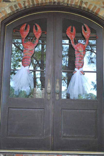 cute for your crawfish party:) @ Kelly Ross Shrimp Boil Party, Low Country Boil Party, Crab Boil Party, Bayou Wedding, Seafood Broil, Crawfish Party, Crawfish Boil Party, Party Food Recipes, Wedding Shower Party