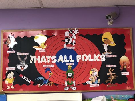 Looney Tunes Classroom Theme, Nickelodeon Bulletin Board, Cartoon Bulletin Board Ideas, Graduation Bulletin Board Ideas, Graduation Bulletin Board, Residence Life Bulletin Boards, Ra Decorations, Soft Board Decoration, Graduation Board