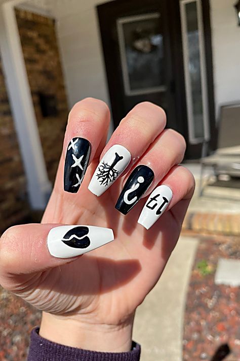 Xxxtentacion Nails, What Are Acrylic Nails, Press On Acrylic Nails, Remove Acrylics, Remove Acrylic Nails, Weak Nails, Acrylic Nail Set, Nail Sets, Acrylic Nail Art