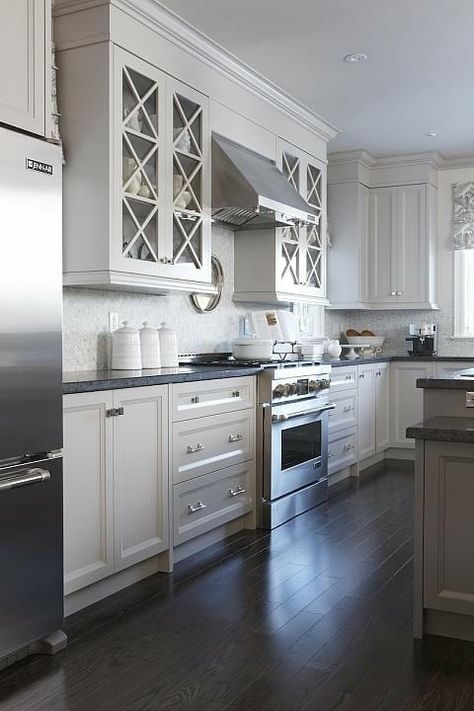 Love how the cabinets are flush with the bulkhead. Sarah Richardson Kitchen, Kitchen Cabinet Inspiration, Серая Кухня, Laminate Cabinets, Sarah Richardson, Shaker Kitchen Cabinets, Grey Countertops, Shaker Kitchen, Classic Kitchens