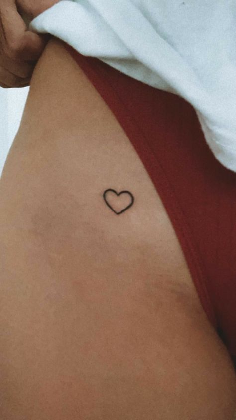 Small Pelvic Tattoo, Simple But Cute Tattoos, Small Intimate Tattoo, Simple Hip Tattoos Women, V Line Tattoos Women, Secret Tattoos For Women, Heart Tattoo Aesthetic, Pelvic Tattoos, Tiny Heart Tattoos