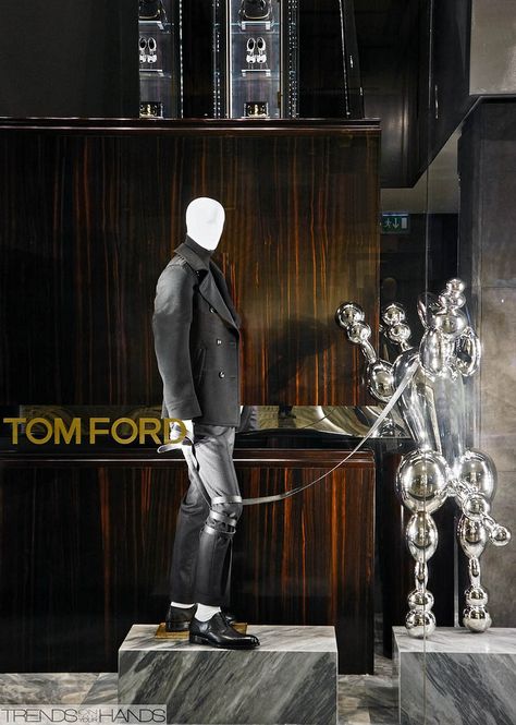 Tom Ford | Flickr - Photo Sharing! Tom Ford Interior, Tom Ford Store, Visual Merchandising Fashion, Visual Merchandiser, Store Window Displays, Female Mannequin, Retail Windows, Store Windows, Best Windows