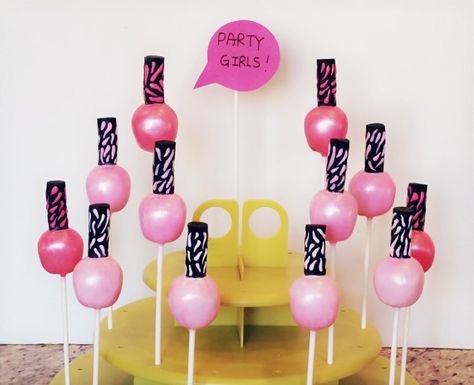 Cosmetology Party, Cake Pops Ideas, Nail Polish Cake, Polish Cake, Paris Themed Cakes, Nail Polish Ideas, Cake Pop Designs, Pop Cupcakes, Girly Cakes