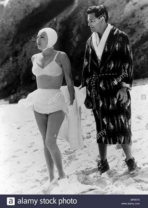 Lana Turner and John Garfield in the Movie: The Postman Always ... 1946 The Postman Always Rings Twice, Postman Always Rings Twice, Garfield Vintage, John Garfield, Vartan Sylvie, The Postman, Lana Turner, Vintage Swimsuits, Hollywood Legends