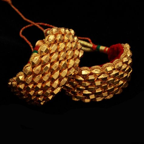 Beautiful yellow gold ring Gold Purity- 22k yellow Gold Weight - 50 grams approx width- 4 cm Pochi Jewellery Gold, Rajasthani Jewelry, Gold Beads Bracelet, Mughal Jewelry, 22k Gold Bracelet, Indian Gold Jewelry, Jewelry Traditional, Gold Necklace Indian, Gold Necklace Indian Bridal Jewelry