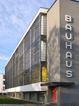 Bauhaus Architecture Buildings, Oskar Schlemmer Bauhaus, Bau Haus Graphic Design, Bauhaus Theatre, Bauhaus University, Reinforced Concrete Structure, Bauhaus Building, University Building, Bauhaus Architecture