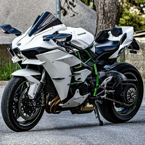 Kawasaki Ninja Bike, Moto Ninja, Ninja Bike, Kawasaki H2, Tmax Yamaha, Best Motorbike, Stylish Bike, Kawasaki Bikes, Image Moto