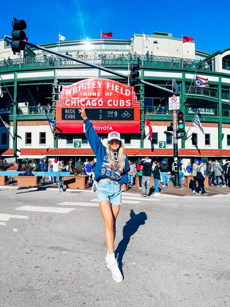 UPDATED CHICAGO TRAVEL GUIDE - Torey's Treasures Pier Outfit, Chicago Summer Outfit, Chicago Travel Outfits, Cubs Game Outfit, Millenium Park Chicago, Chicago Cubs Outfit, What To Do In Chicago, House Of Blues Chicago, Chicago Travel Guide