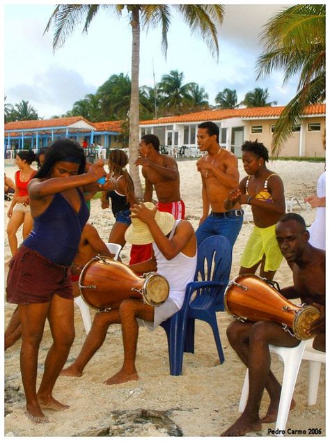 Cuba Music, Cuban Salsa, Samba Dance, Brazil Culture, Cuban Culture, Afro Cuban, Havana Nights, Vinales, Dancing Aesthetic