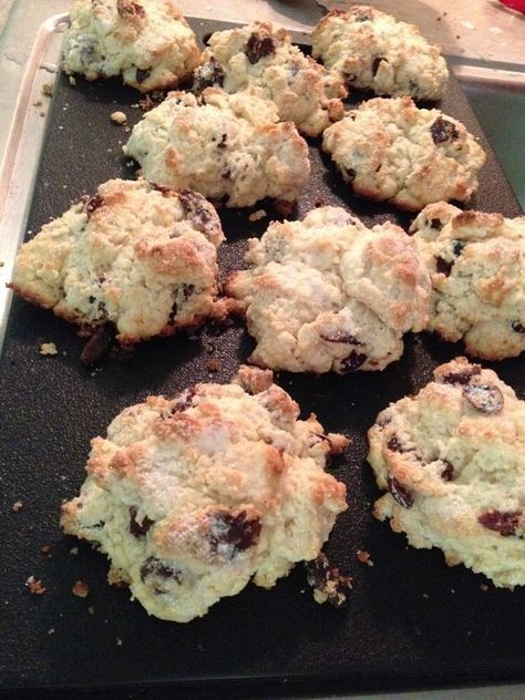 Best Scone Recipe, Baking Scones, Drop Scones, Bisquick Recipes, Holiday Meal, Cookie Sheet, Dried Fruit, A Holiday, Scones