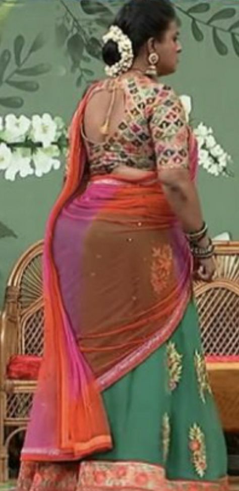 Roja Hot, Back Profile, One Piece Gif, Art Village, Iranian Women, Arab Women, Hot Images, Actress Hot Pics, Desi Girl