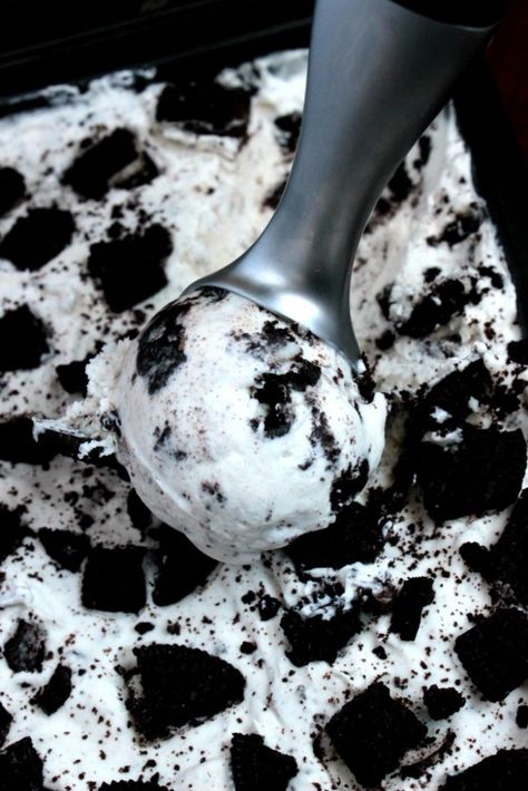 Cookies And Cream Ice Cream, Cookie And Cream Cupcakes, Oreo Ice Cream Cake, Churn Ice Cream, Unicorn Ice Cream, Cookies And Cream Cheesecake, Carrie White, Cookies And Cream Cake, Oreo Flavors