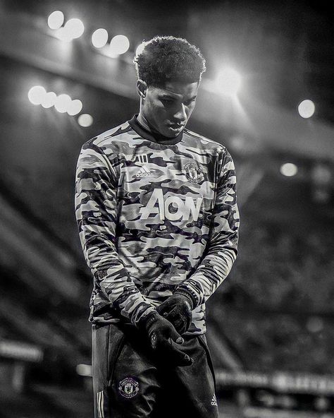 Marcus Rashford Aesthetic, Tennis Wallpaper, Alex Telles, Marcus Rashford, Baskets Nike, Man Thing Marvel, Man Utd, Football Wallpaper, Man United