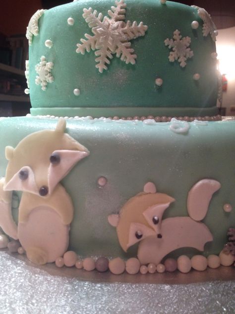 Emily's baby shower - Winter cake white fox and snow Arctic Fox Birthday Cake, Arctic Fox Cake, Fox Birthday Cake, Fox Cake, Snow Party, Fox Party, Fox Birthday, Cake White, Winter Cake